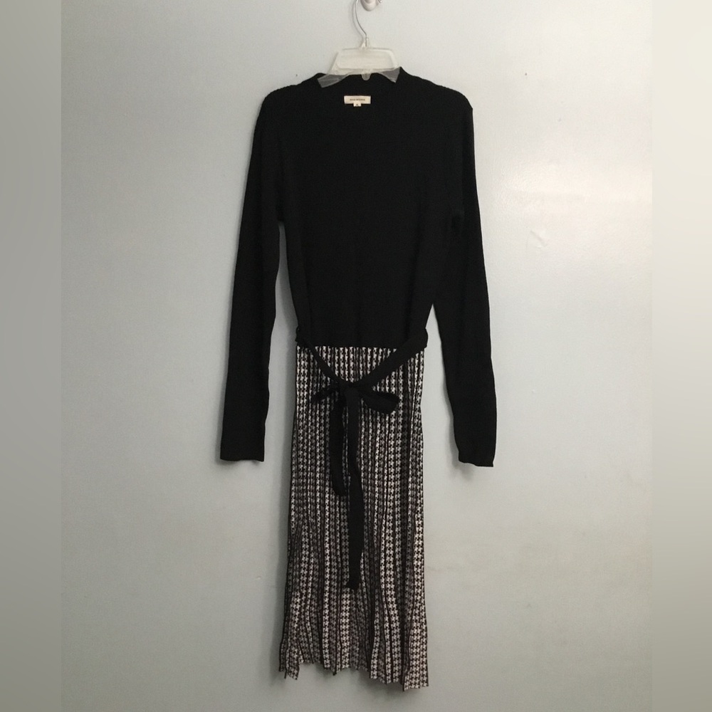 MAX STUDIO DRESS - Picture 10 of 16